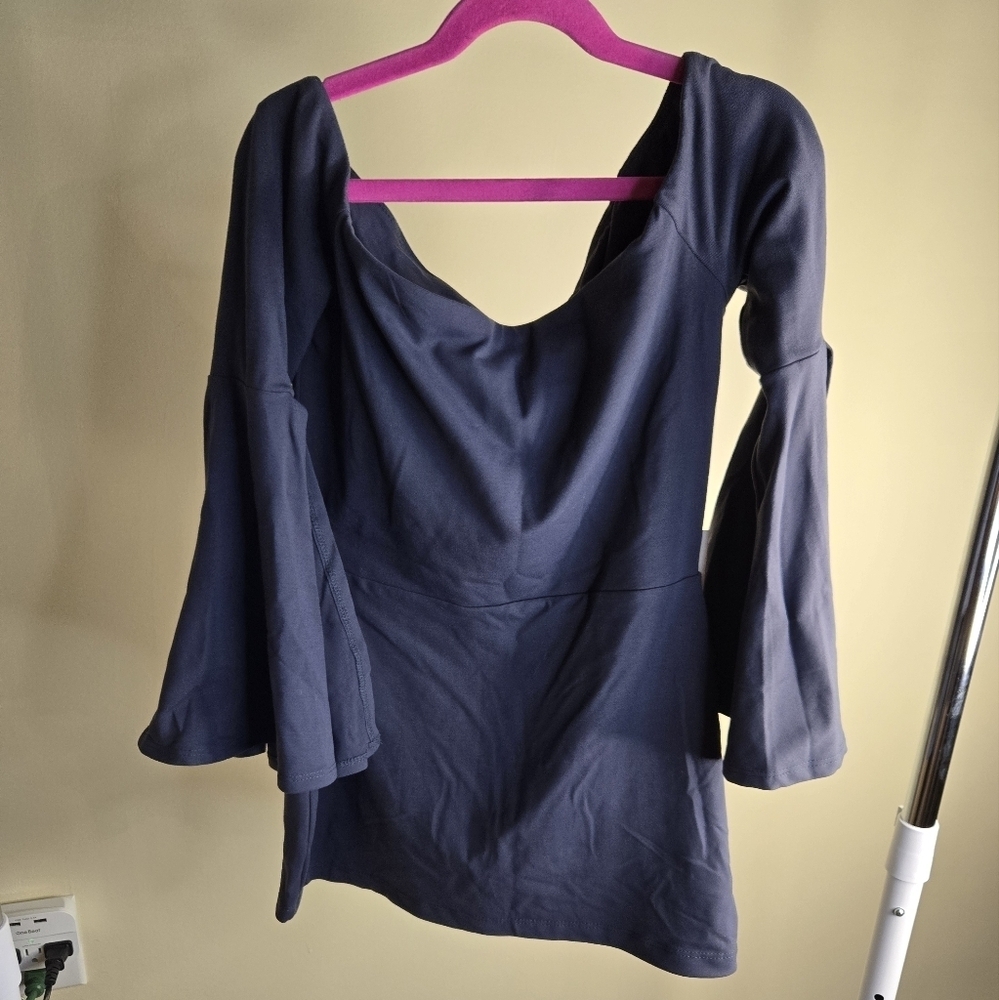 Susana Monaco NWT Long Bell Sleeve Top Size XSmall - Picture 6 of 9